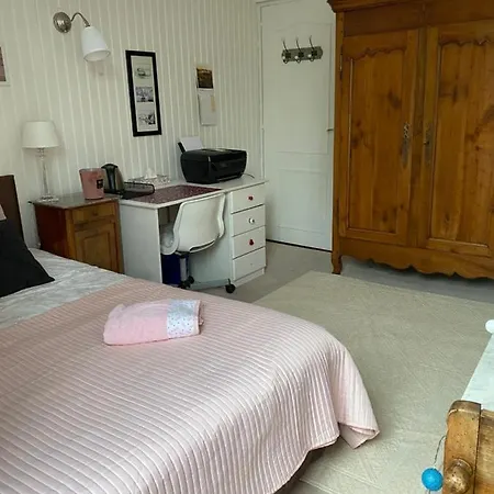 ベッド・アンド・ブレックファスト Le Trianon 3*