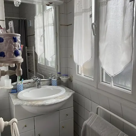 ベッド・アンド・ブレックファスト Le Trianon