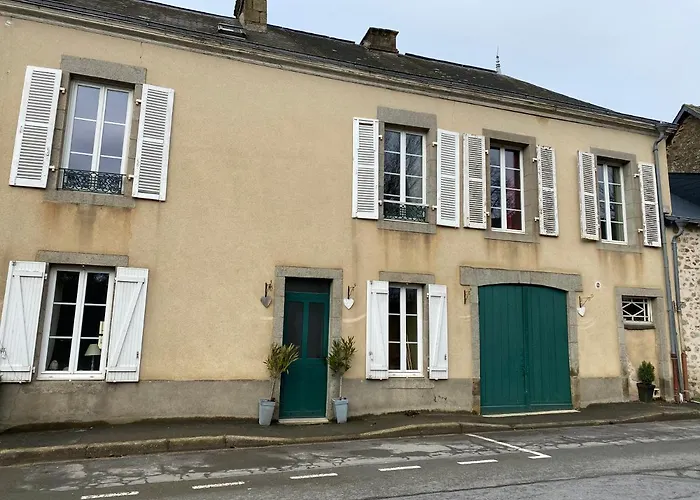 Le Trianon 3* Le Bourgneuf-la-Foret